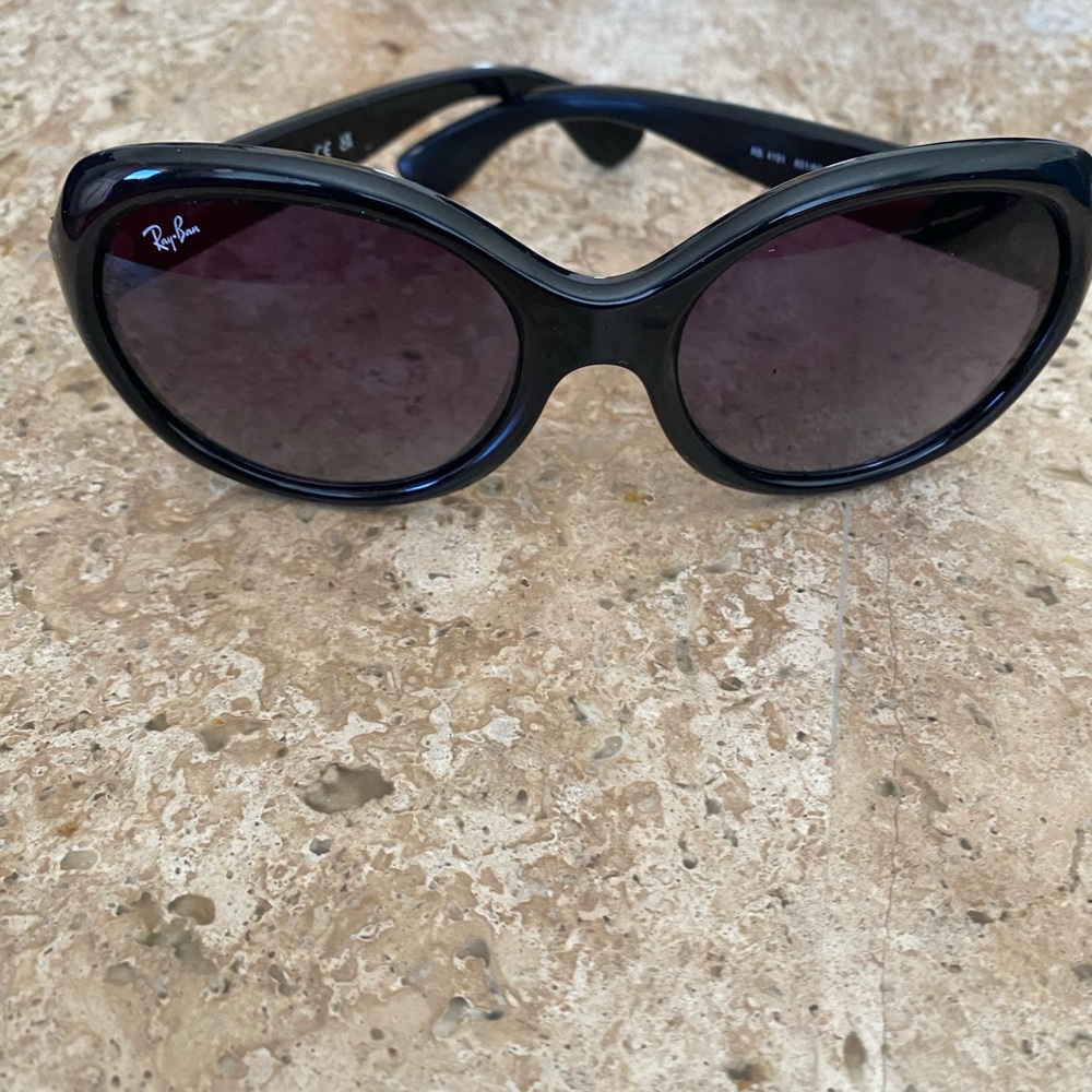 Ray-Ban Black Sunglasses